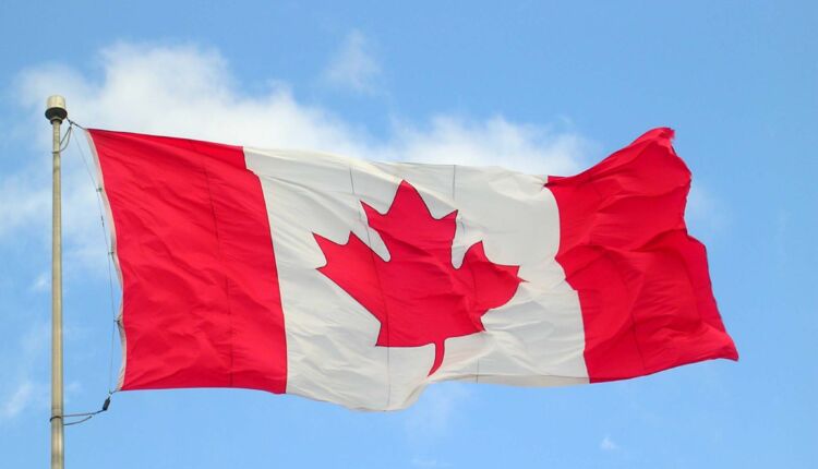 علم كندا - دخل الفرد في كندا