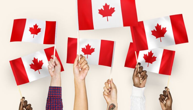 عدد كبير من العلم الكندي الهجرة إلى كندا عن طريق التدريب المهني