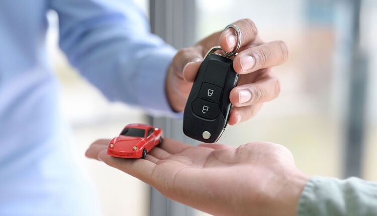 كيفية شراء سيارة مستعملة بالتقسيط في الإمارات العربية المتحدة
