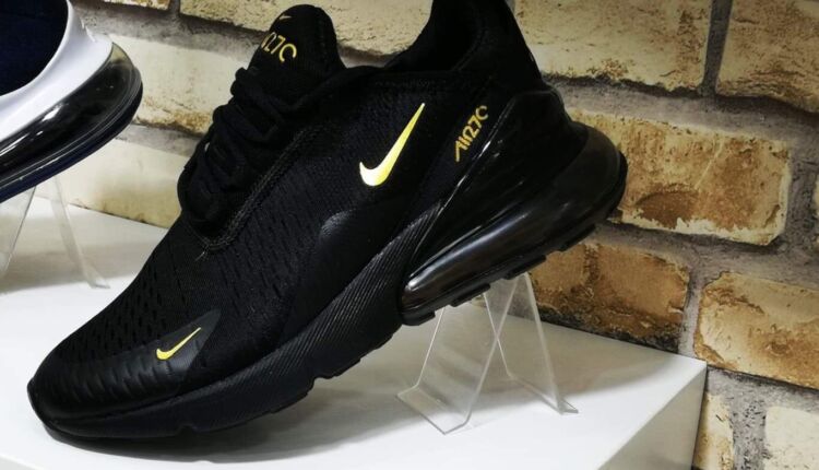 حذاء رياضي من ماركة نايك - مواقع شراء الأحذية في كندا