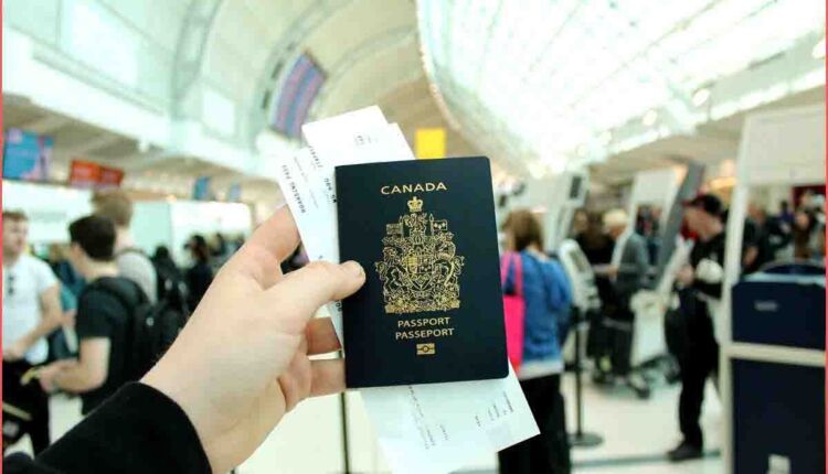 باسبور كندي بإحدى المطارات - الهجرة إلى كندا من مصر